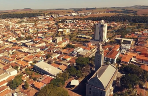 Taquarituba retrocede e suspende bares, academias, missas e aglomerações (Foto: Reprodução/YouTube)