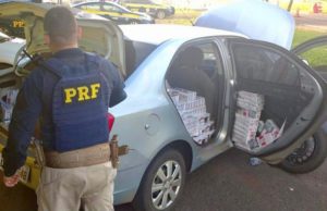 Contrabando: Brasil apreende 114 milhões de maços de cigarro em 2 anos Mais de 12 mil maços de cigarro foram apreendidos no mês passado em Ourinhos. (Foto: Divulgação)