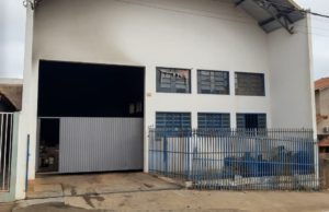 Fábrica pega fogo durante a madrugada em Fartura Instalação está localizada na Rua Tiradentes. (Foto: Arquivo pessoal)