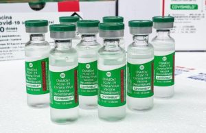 Ministério Público alerta Carlópolis após caso de aplicação de 3ª dose de vacina A Anvisa autorizou nesta semana um estudo para avaliar a segurança e a eficácia da terceira dose da vacina Oxford/AstraZeneca contra a Covid-19. (Foto: Gustavo Mansur/Palácio Piratini/Divulgação)