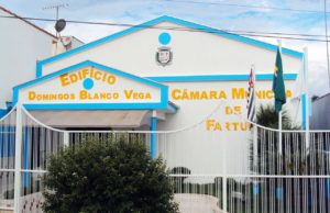 Câmara de Fartura adota medidas para evitar encontro de ex-casal de vereadores Prédio da Câmara Municipal de Fartura. (Foto: Arquivo pessoal)