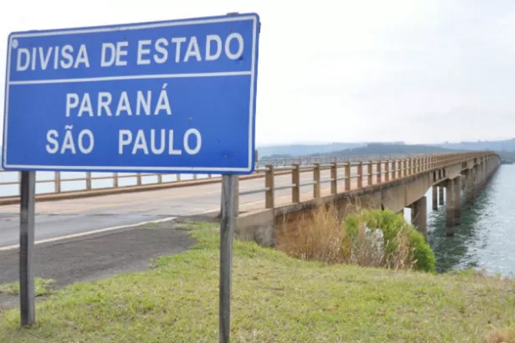 Divisa estadual entre as cidades de Fartura (SP) e Carlópolis (PR). (Foto: Valcir Machado/Divulgação)
