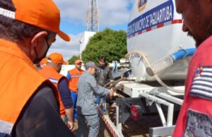 Defesa Civil de Taquarituba recebe capacitação promovida pelos Bombeiros de Itaí Treinamento com o Sargento Galvão, dos Bombeiros de Itaí. (Foto: Divulgação/Prefeitura de Taquarituba)