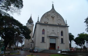 Taquarituba registra tentativa frustrada de furto na Igreja Matriz Igreja de São Roque, em Taquarituba. (Foto: Wikimedia Commons)