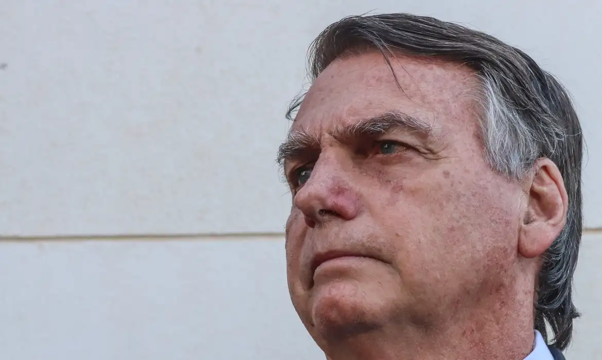 Ordem do STF determinou que Bolsonaro entregue passaporte à Justiça. (Foto: Valter Campanato/Agência Brasil)
