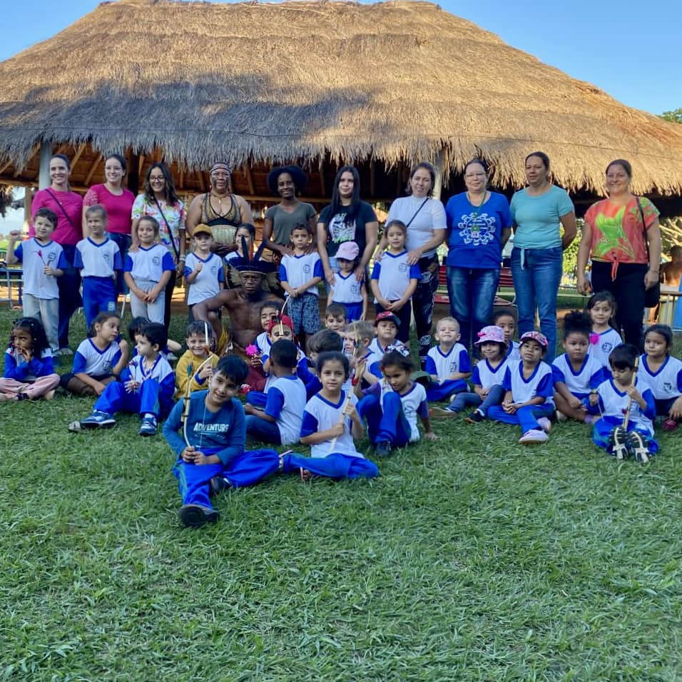 Visita de crianças de Fartura à aldeia Tekoá-Porã, em Itaporanga. (Foto: Divulgação)
