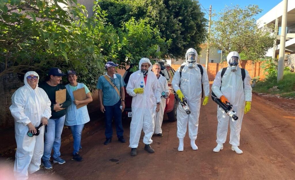 Funcionários da Vigilância Epidemiológica de Taguaí. (Foto: Divulgação)