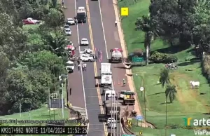 Acidente entre caminhão e automóvel deixa uma pessoa morta na SP-255, em Taquarituba Acidente foi registrado perto das 11h da manhã desta quinta (11). (Foto: Divulgação)