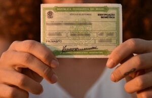 Jovens de 16 a 18 anos têm até 8 de maio para tirar 1º título de eleitor Eleitores poderão votar para prefeito, vice-prefeito e vereador em 2024. (Foto: Divulgação/TRE)