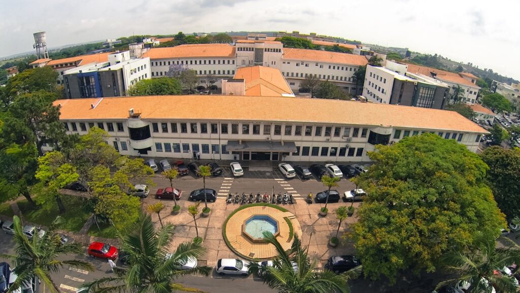 O Hospital das Clínicas da Faculdade de Medicina de Botucatu (HCFMB) é referência na região. (Foto: Divulgação)