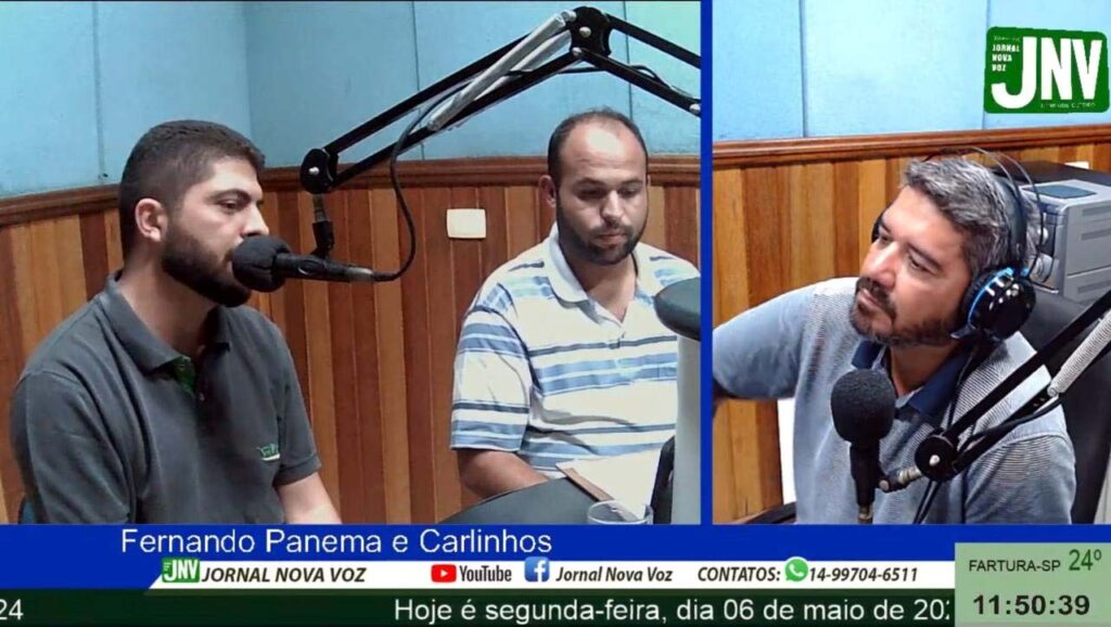 Fernando Panema e Carlinhos durante entrevista ao Jornal Nova Voz, na Rádio Nova Voz FM. (Foto: Reprodução)