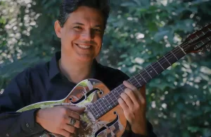 Violeiro Yassir Chediak se apresentará em Timburi no dia 5 de julho Yassir Chediak homenageia clássicos da moda de viola. (Foto: Divulgação)