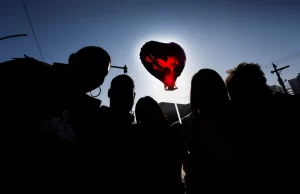 Presas reencontram famílias em ‘saidinha’ entre sorrisos e lágrimas Cerca de 500 detentas foram beneficiadas em unidade prisional em São Paulo. (Foto: Paulo Pinto/Agência Brasil)
