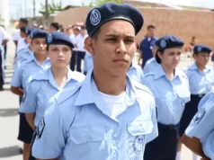 Volta às aulas marca início de escolas cívico-militares em Avaré e Itaí Alunos da escola cívico-militar de Rio Largo (AL), mantida mesmo com o fim do Programa Nacional de Escolas Cívico-Militares (Pecim). (Foto: Divulgação/Ascom)