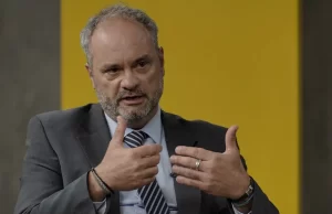 Servidor público tem escolaridade superior à do trabalhador privado Os dados são do secretário de Gestão de Pessoas do Ministério da Gestão e da Inovação em Serviços Públicos (MGI), José Celso Cardoso. (Foto: Rafa Neddermeyer/Agência Brasil)