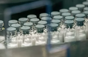 Governo Federal anuncia vacina 100% nacional contra a dengue em 2026 O acordo assinado no Palácio do Planalto prevê, ainda, a produção da vacina contra o Vírus Sincicial Respiratório e a incorporação dela ao SUS. (Foto: José Cruz/Agência Brasil)