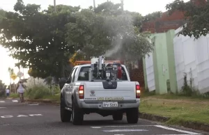 Carlópolis ultrapassa os 700 casos confirmados de dengue O município paranaense já recebeu a nebulização, o chamado 'fumacê', mas os casos continuam em alta. (Foto: Arnaldo Alves/AEN)
