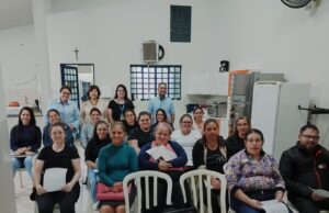 Sebrae regional realiza curso de confeitaria para moradores de Fartura Aulas vão até o dia 27 de junho no CRAS Vila Nossa Senhora de Fátima. (Foto: Divulgação)