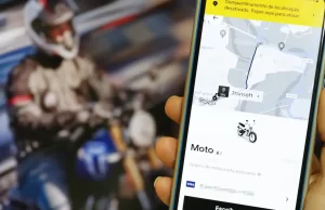 Governo de SP libera municípios para regulamentar serviços de mototáxi Projeto de lei foi sancionado pelo governador Tarcísio de Freitas (Republicanos). (Foto: Bruno Peres/Agência Brasil)