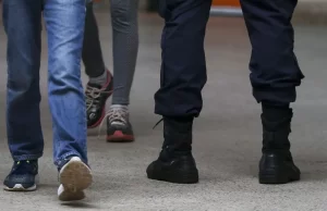 SP: governo vai recorrer para contratar PMs como monitores de escolas Justiça suspendeu liminarmente a seleção de 208 policiais. (Foto: Marcelo Camargo/Agência Brasil)