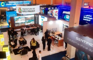 Com recorde de prefeitos, Congresso de Municípios destaca união e troca de experiências Entre os temas debatidos, estavam as PECs que tratam da redistribuição de recursos e do fortalecimento da arrecadação municipal. (Foto: Divulgação)