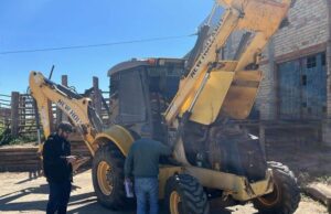 Polícia Civil apreende trator e retroescavadeira furtados em Paranapanema As diligências ocorreram em propriedades rurais de Paranapanema. (Foto: Divulgação)