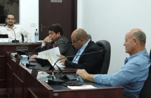Câmara de Fartura aprova abertura de nova CP para apurar denúncia contra vereador Sessão contou com a presença de Edson Sarapiá, suplente de Anderson Lima, ambos do PSD. (Foto: Divulgação/Câmara Municipal de Fartura)