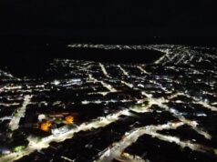 Homem é preso suspeito de arrastar mulher e tentar estuprá-la em rua de Piraju Cidade de Piraju à noite. (Foto: Reprodução via Folha de Piraju)