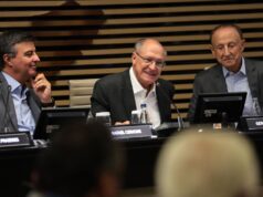Alckmin diz que redução da jornada de trabalho é tendência mundial Governo assinou acordos antidumping com a Fiesp. (Foto: Paulo Pinto/Agência Brasil)