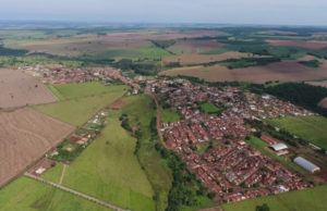 Bebê é encontrado dentro de caixa de papelão em Arandu; polícia investiga o caso Cidade de Arandu. (Foto: Divulgação)