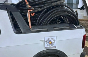 Trio é preso após furtar 600 kg de fios de cobre na SP-255 em Itaí O trio foi encaminhado ao Plantão Policial. (Foto: Reprodução/A Voz do Vale)