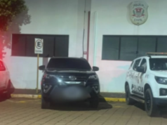 Veículo furtado na Represa de Jurumirim é recuperado pela PM Veículo Toyota Hilux SW4 recuperado pelos policiais. (Foto: Reprodução via A Voz do Vale)