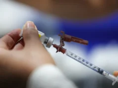 Morte investigada em Paranapanema amplia debate sobre segurança da vacina da dengue do Butantan Municípios e estados devem guardar as vacinas contra dengue do Butantan até uma nova orientação do Ministério da Saúde. (Foto: Fábio Rodrigues Pozzebom/Agência Brasil)