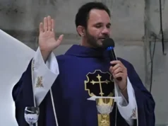 Padre suspeito de agredir mulher em suposto exorcismo é investigado por aplicar golpe financeiro Os casos foram destaque na imprensa regional. (Foto: Reprodução via a Voz do Vale)
