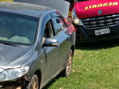 Acidentes em Cerqueira César e Arandu deixam cinco pessoas feridas Acidente teria ocorrido depois que um dos pneus do veículo perdeu pressão e estourou. (Foto: Divulgação via A Voz do Vale)